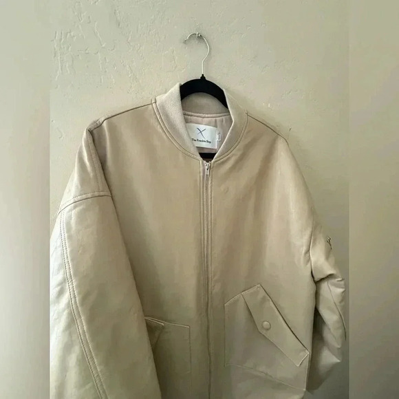 THE FRANKIE SHOP Oversized faux leather bomber jacket - Picture 8 of 8